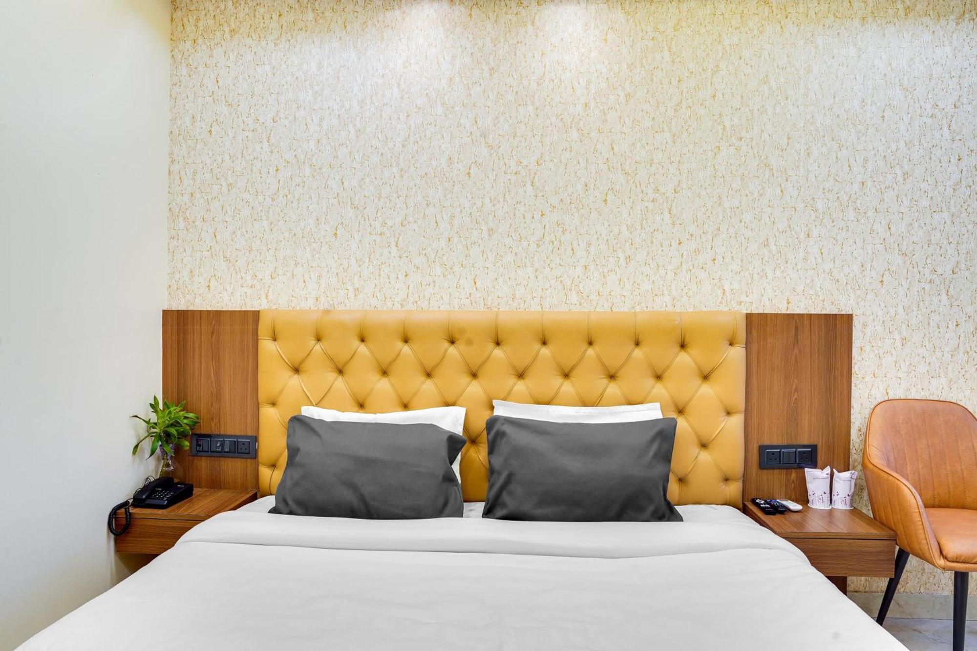 Hotel O Anjaney Palace Бопал Екстериор снимка